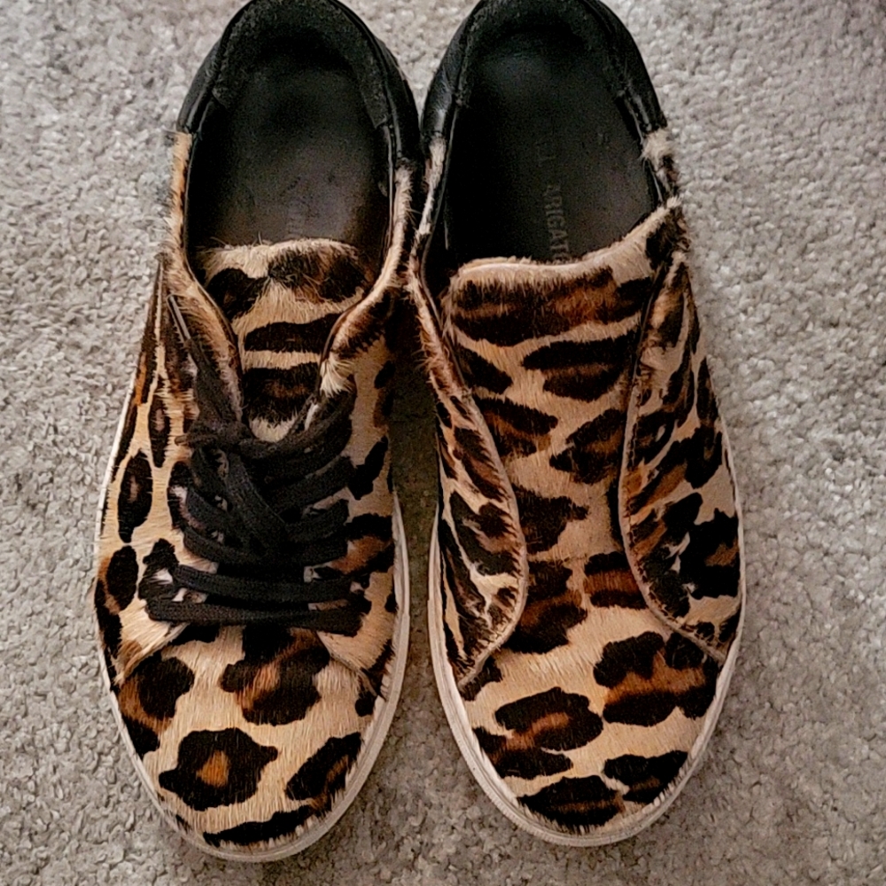 AXEL ARIGATO SNEAKERS....